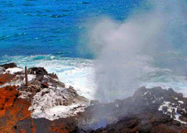 41_10-10-07_ Halona Blow Hole ���˺�Ѩ��Ȫ0001.JPG