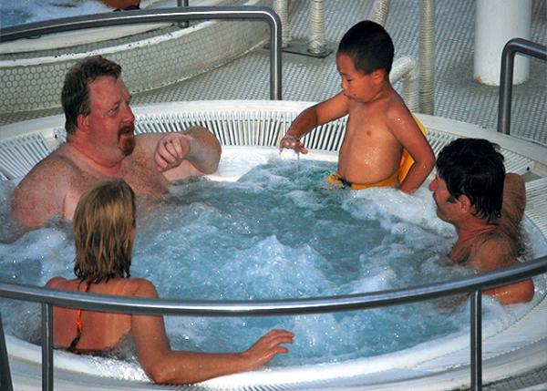 08_10-02-07_ Jaccuzi_Social Connection �罻-20001.JPG