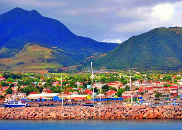 02_01-31-08_ Mt. Liamuiga, a 3,792-Ft1,156-Meter Stratovolcano in St. Kitts ����ɽ����3,92Ӣ��1,156��0001.JPG