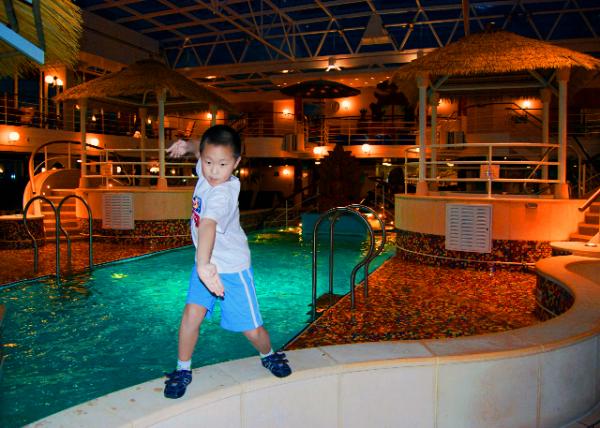 18_01-25-09_ Island Princess_Lotus Pool.jpg
