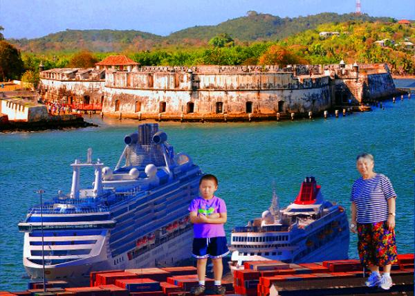 35_01-27-09_ Fort_Castle of San Luis de Bocachica against Island Princess.jpg