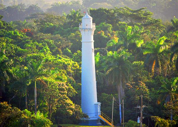 04_01-28-09_ Gat��n Northbound Rear Lighthouse.jpg