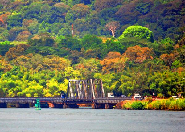 09_01-28-09_ Gamboa_Road & Rail Bridge.jpg