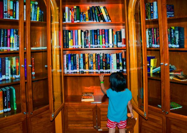 04_2014-08-03_Black & White Library �ڰ�ͼ���-20001.JPG