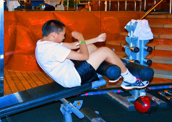 20_2014-08-05_Carnival Glory_Back Extension Machine-10001.jpg