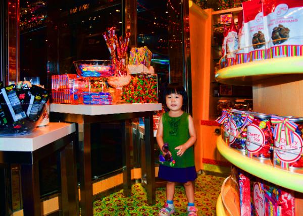 24_2014-08-05_Carnival Glory_Candy Shop-10001.jpg