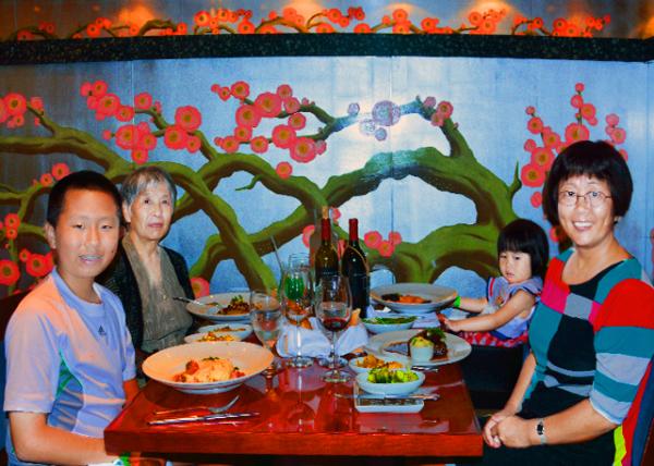 14_2014-08-06_Platinum Restaurant0001.JPG