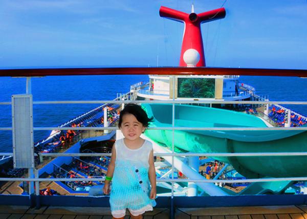 01_2014-08-08_Carnival Glory_Sun Deck.jpg