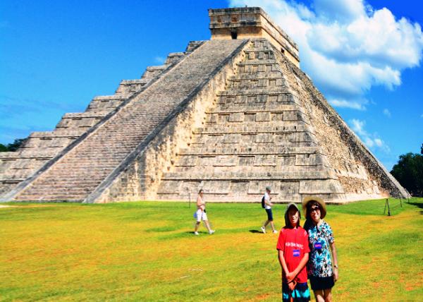 04_2014-11-03_Kukulkan Pyramid-90001.JPG