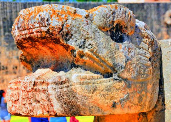11_2014-11-03_Great Ball Court_A Feathered Serpent Sculpture ��ë�ߵ���-30001.JPG