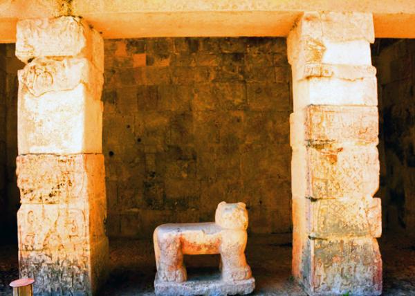 17_2014-11-03_Temples of the Jaguar_Jaguar Throne @ Lower Temple of the Jaguar ���ޱ�����-40001.JPG