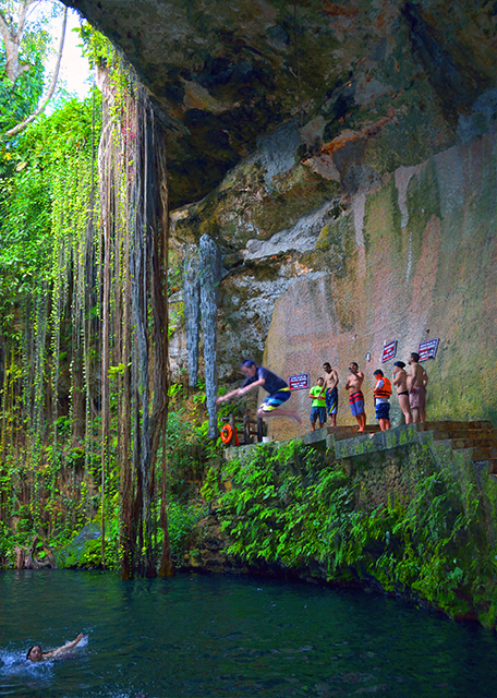 49_2014-11-03_Ik Kil_Cenote, Jumped down about 26 Meters85 Ft below Ground Level-50001.jpg