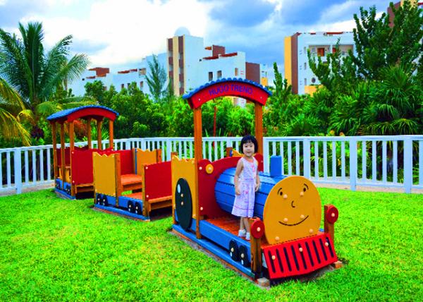 55_2014-11-03_Beloved Playa Mujeres_Hugo Treno or Intelligent Train Adapted for the TV Show Thomas & Friends.jpg
