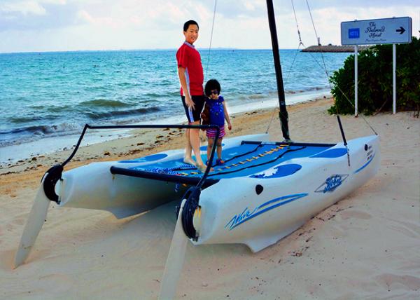 01_2014-11-04_Playa Mujeres_Catamaran Lives of great men all remind us We can make our lives sublime.jpg