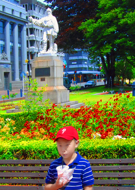 09_12-25-09_ Hagley Park_Statue of Robert Falcon Scott �޲��ء���ӥ��˹���ص���0001.JPG
