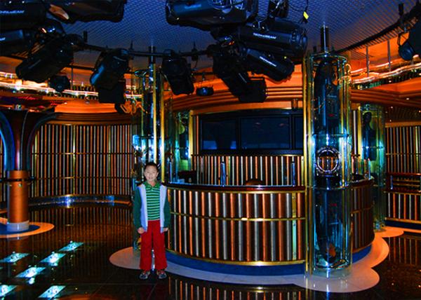15_12-26-09_ Fun Zone_Night Club.jpg