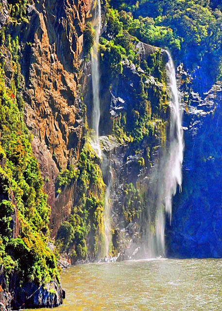 20_12-27-09_ Milford Sound_Bowen Falls �����ٲ� -10001.JPG