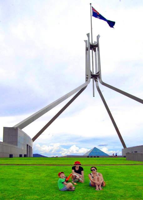 20_01-05-10_ Parliament House_Spire, Stainless Steel Pyramid Pinnacle or Flagpole Carrying the Australian Flag-10001.JPG