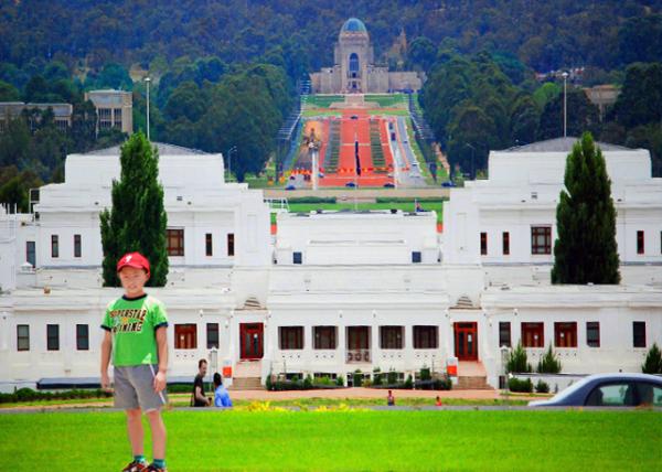 22_01-05-10_ Old Parliament House w Anzac Parade & the Australian War Memorial in the Background-10001.jpg