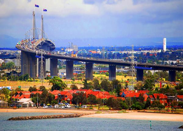43_01-02-10_ Bridge_Westgate over Yarra River.jpg