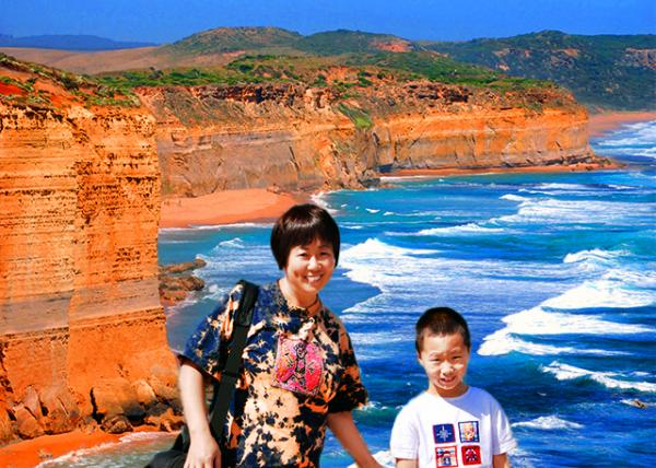 12_01-07-10_ Port Campbell NP_Gibson Steps�� a Testament to the Powerful Forces of Nature in Shaping the Coastline over Millions of Years-10001.jpg