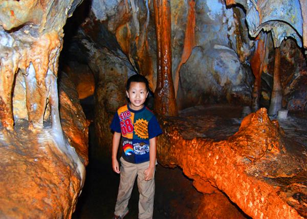 27_01-11-10_ Jenolan Caves_Stalagmite Rounded on Top & Glistening w Water - Copy.jpg
