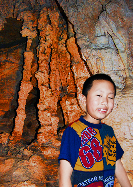 30_01-11-10_ Jenolan Caves_Travertine Flowstone-Covered Stalagmite-10001.jpg