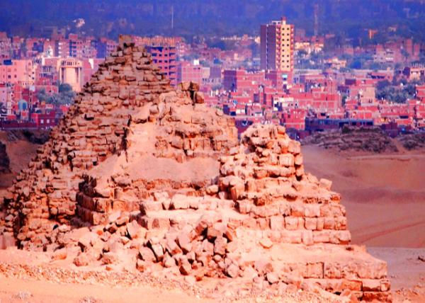 11_04-05-11_ Queens' Pyramids �ʺ������0001.JPG