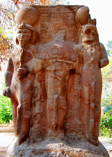 20_04-05-11_ Mit Rahina_Triad of Memphis (Ptah-Skhemet-Nefertum) in Pink Granite Stone from New Kingdom_ Memphis0001.JPG