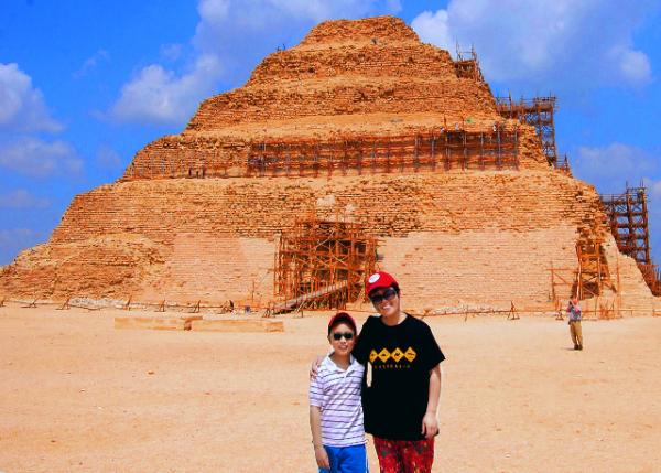 29_04-05-11_ Saqqara_Step Pyramid of Djorer in 3rd Dynasty (c. 2662 BC), 1st Pyramid in the World ���ϵ�һ���������� ��������׿ɪ�����ݽ�����-40001.JPG