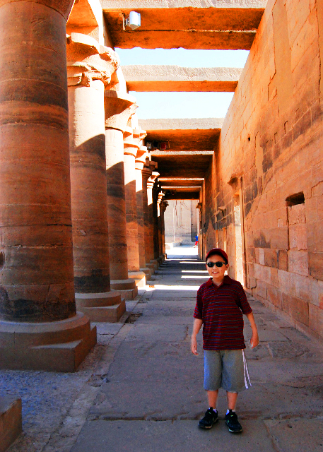 24_04-06-11_ Eastern Colonnade in the Outer or the Forecourt ����ǰԺ�Ķ�������-80001.jpg