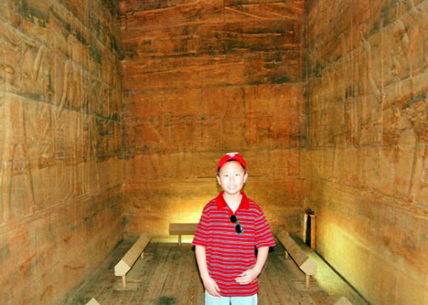 27_04-06-11_ Holy of Holies, the Dwelling Place of the Divine w a Powerful, Sacred atmosphere0001.JPG