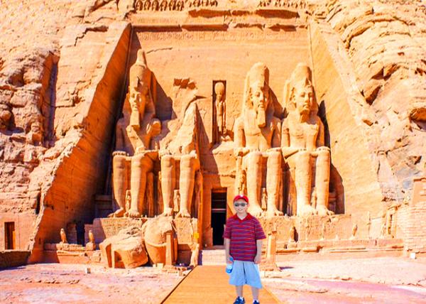 02_04-06-11_ Ramses II Colossi Accompanied by Carved Images of Captives from the N & S Unified Egypt @ the Great Temple ��������������˹�������־�����ϱ�ͳһ�ľ���-10001.jpg
