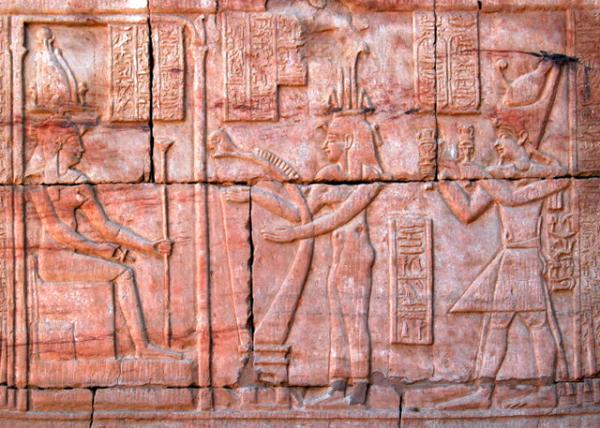 25_04-07-11_ Ptolemy VI Philometor makes an offering to the gods @ Kom Ombo �����������������ߡ��ڿ��̲������׼�-10001.JPG