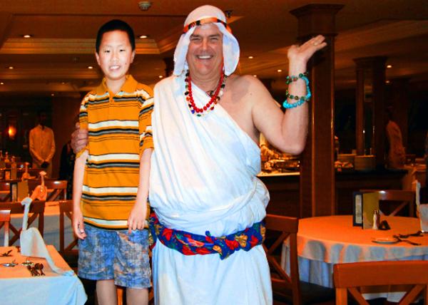 04_04-07-11_ Gregery in Nubian Costumes_ Kom Ombo Ŭ����װ��0001.JPG
