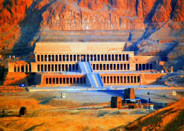 23_04-08-11_ Mortuary Temple of Hatshepsut, Colonnaded Terrace ����¶̨-50001.JPG