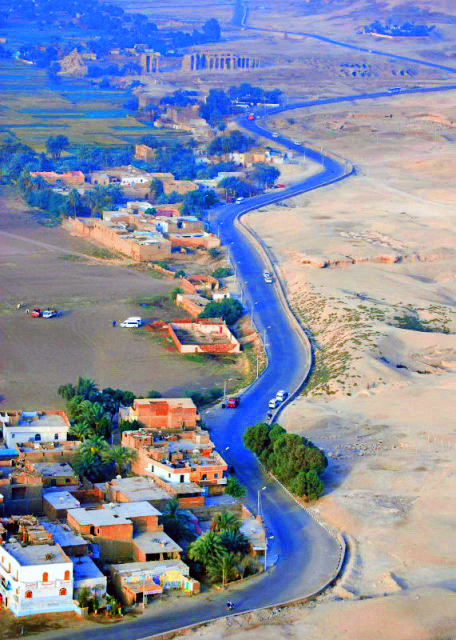 1782866068689031.jpg 32_04-08-11_ Part of Village of Old Gurna Nestling in the Foothills of the Theban Hills on West Bank of Nile_ Thebes-30001.JPG