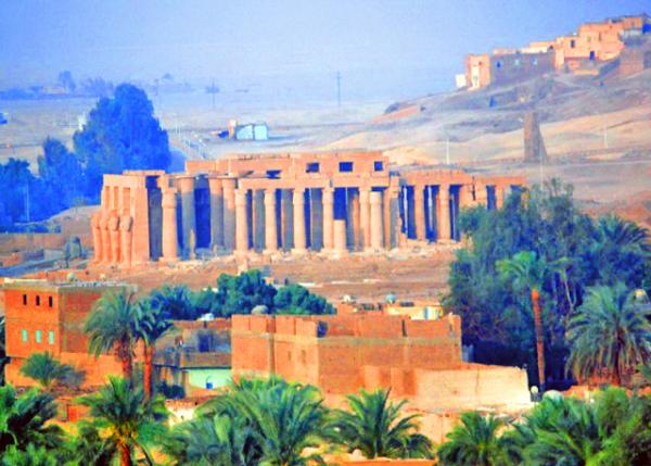 33_04-08-11_ Ramesseum ������ķ����0001.JPG