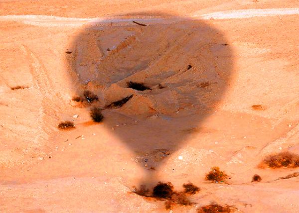 39_04-08-11_ Hot Balloon over Thebes_Silhouette.jpg