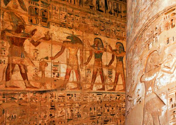 14_04-08-11_ Medinet Habu_Reliefs @ South Portico of the 1st Courtyard.jpg