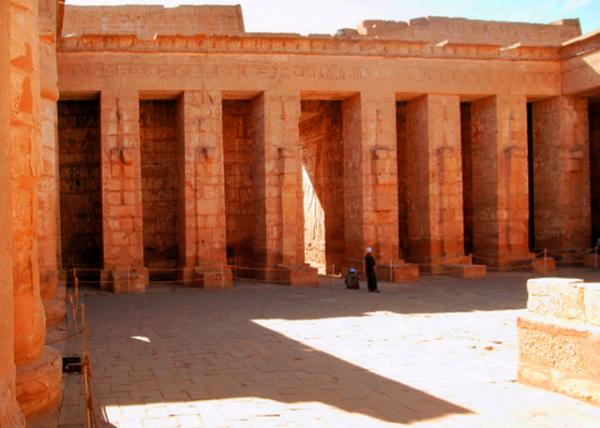 15_04-08-11_ 2nd Courtyard & the Façade of the Peristyle Hall �ڶ�ͥԺ��Χǽ�������-10001.JPG