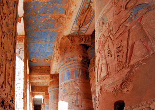 21_04-08-11_ Temple of Medinet Habu_Ceiling @ 1st Hypostyle Hall ��һ�����������컨��-50001.JPG