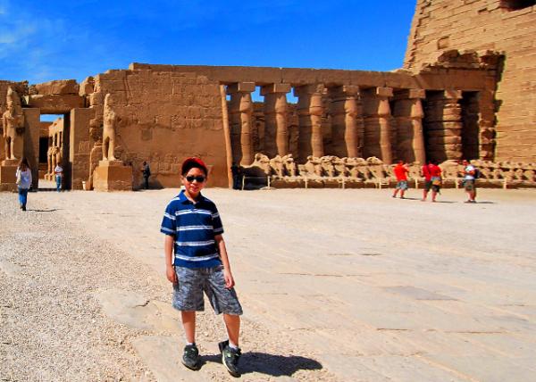 02_04-09-11_ Ram-Headed Sphinxes Deposited in the 1st Court ���ڵ�һ�㳡������ʨ����20001.JPG