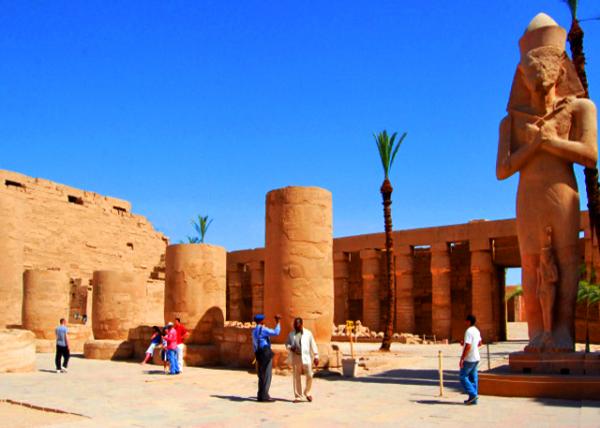 06_04-09-11_ Colossal Statue of Ramses II @ 1st Court ��һ�㳡��������˹��������0001.JPG