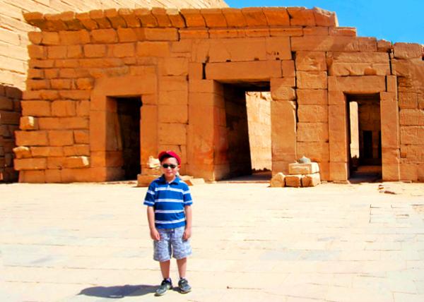 07_04-09-11_ The Triple Barque Shrine of Seti II ��������������� 0001.JPG