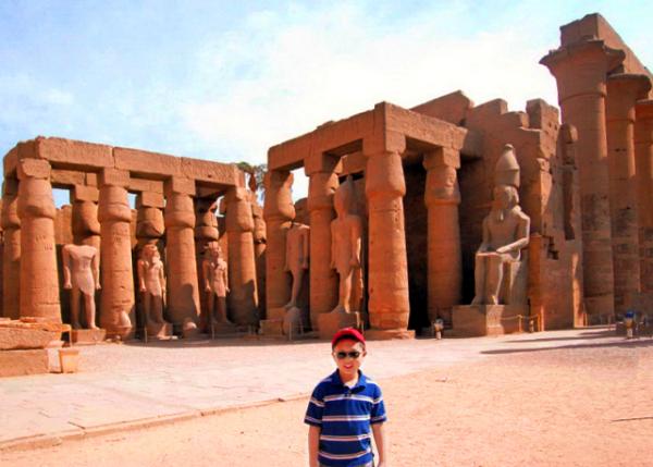 05_04-09-11_ 6 Statues of Ramesses II ����������˹��������-50001.JPG