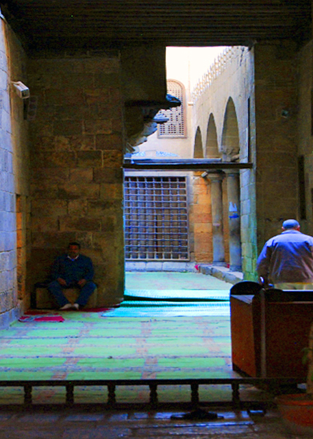 1783093519630124.jpg 65_04-12-11_ Midan al-Hussein in Khan al-Khalili_ Cairo Midan Hussein 侯赛因广场0001.JPG