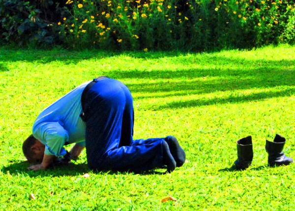 79_04-12-11_ Islamic Prayer_ Cairo-30001.JPG