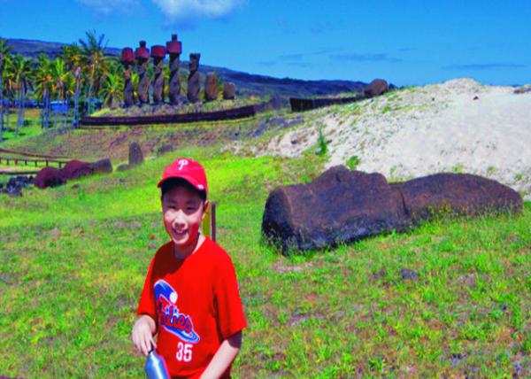 26_12-17-12_ Ahu Nau Nau in 7 Moais, Some Topped w Red Pukao or Hheaddresses Made of Scoria����ʿ��̳����λĦ��-30001.JPG