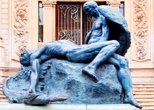 15_12-20-12_ Museo Nacional de Bellas_Statue of Icarus & Daedalus  ���ܡ�������˹�������˹��-20001.JPG